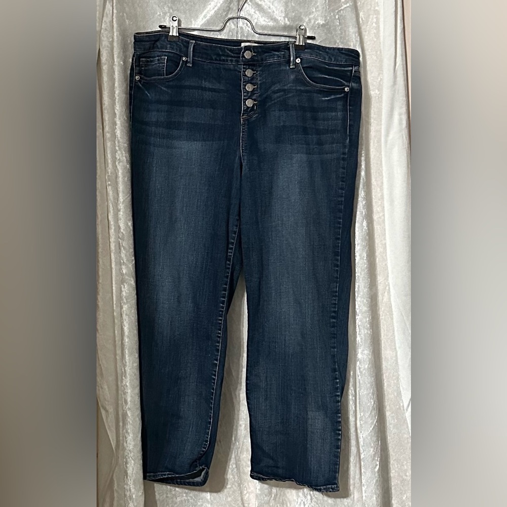 Jessica Simpson size 14/32 mid rise ankle length straight button fly jeans